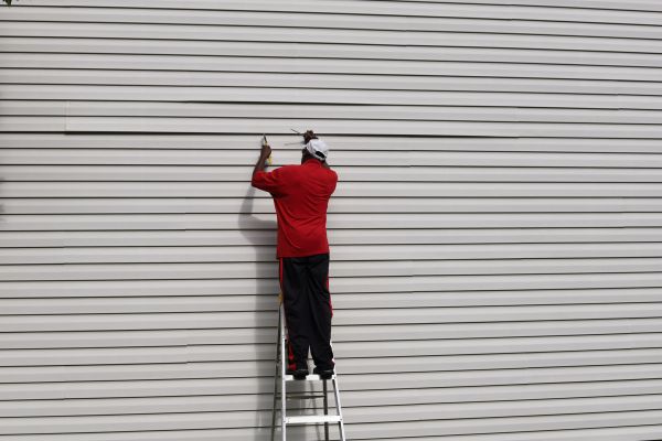 Cost of Siding Reattachment in Danville